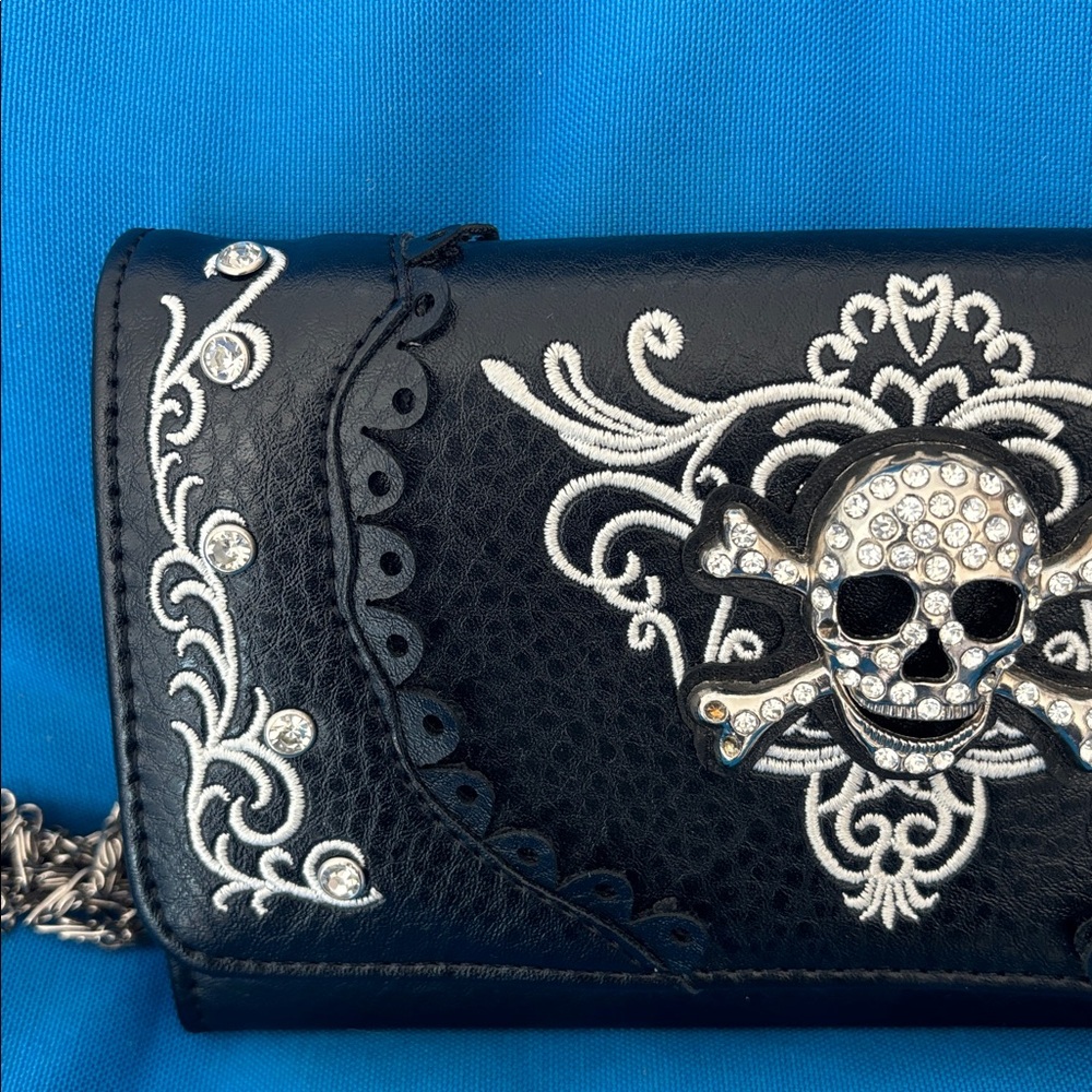 Skull With Cross Bones Ivy Designs Lace Colored Black Silver White NWOTS - Picture 5 of 14